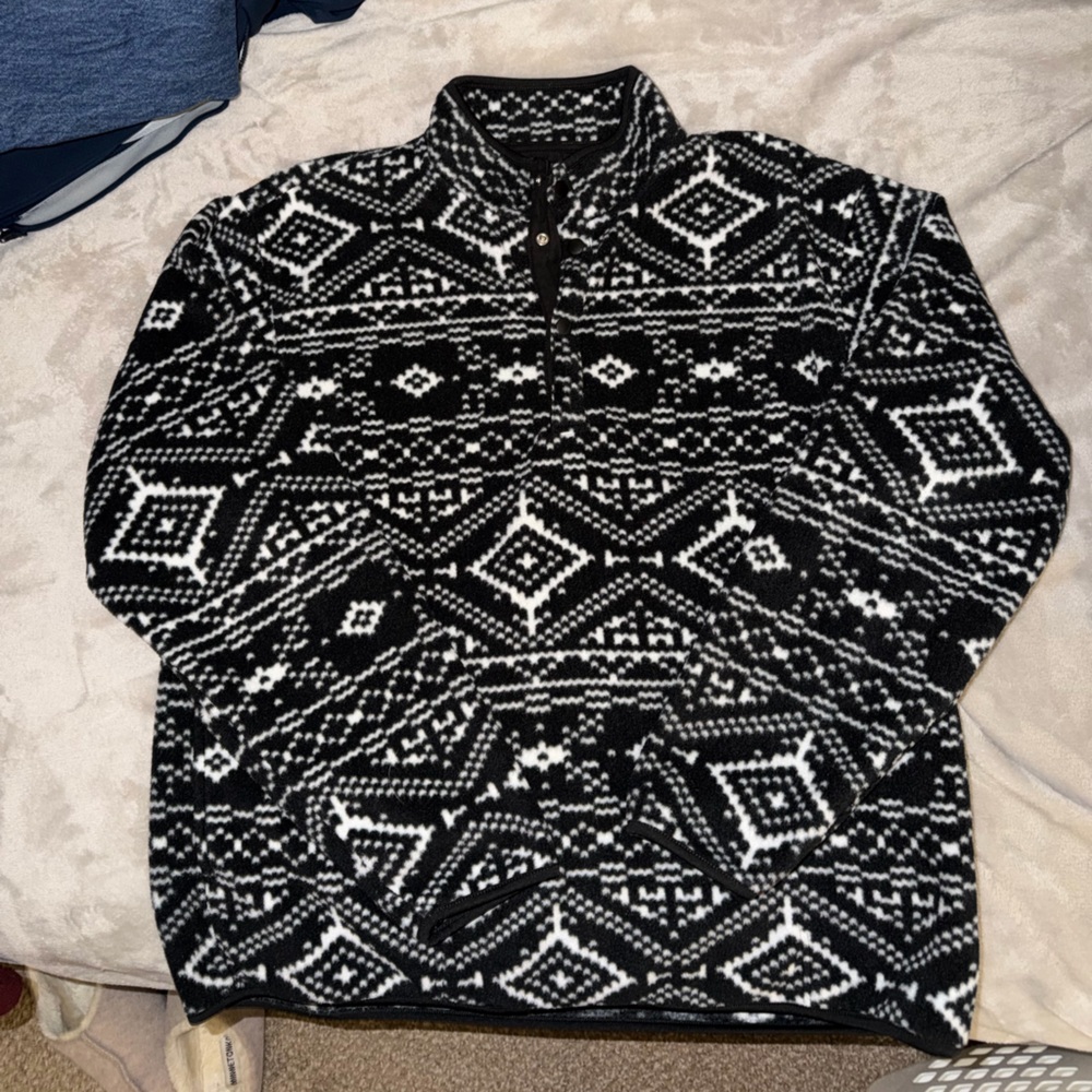 Chaps Black and White Patterned Fleece Pullover